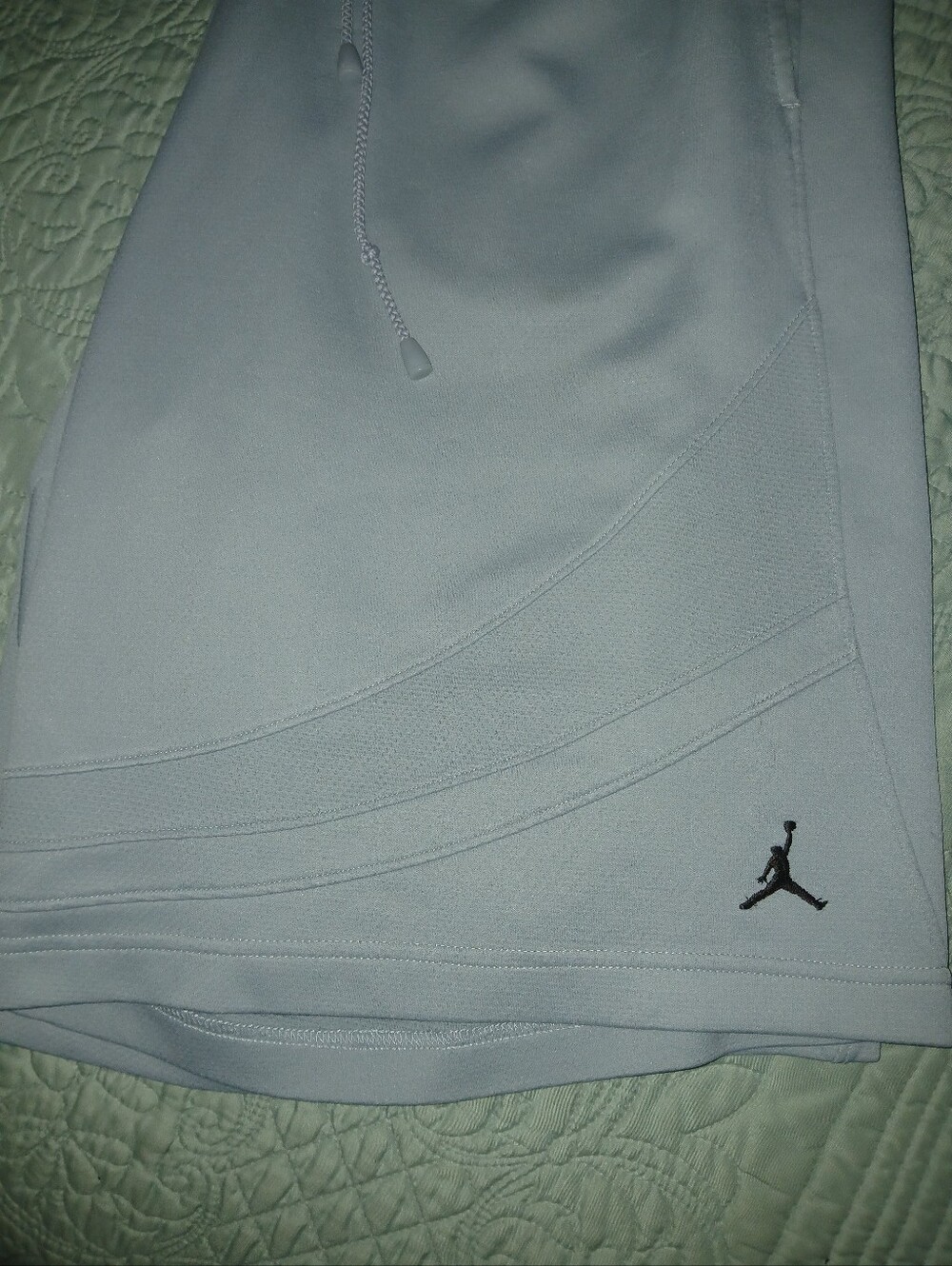 Jordan Men's Light Gray Athletic Shorts with Drawstring Sz XL - Picture 7 of 7